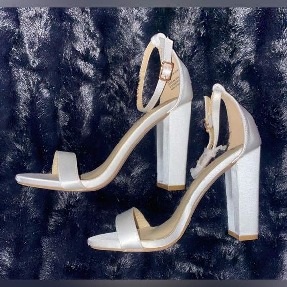 Lulus - Taylor Ivory Satin Ankle Strap Heels - Size 5 - NWOT - Picture 8 of 9